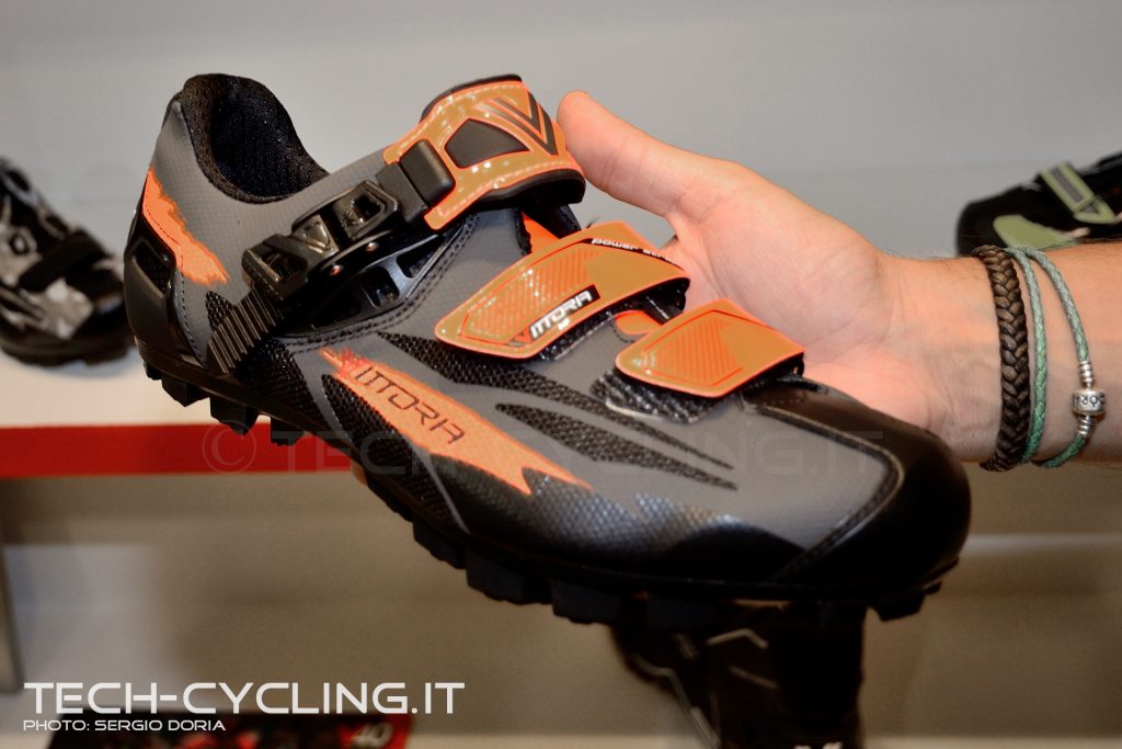 click to enlarge cosmobikeshow_2016_scarpe_vittoria_foto10