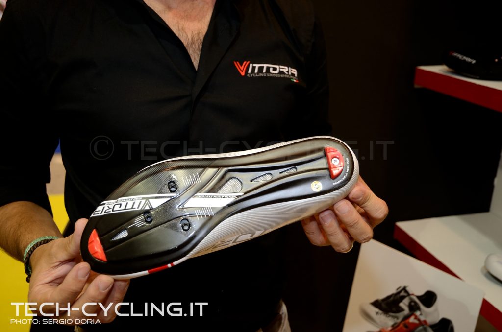 click to enlarge cosmobikeshow_2016_scarpe_vittoria_foto2