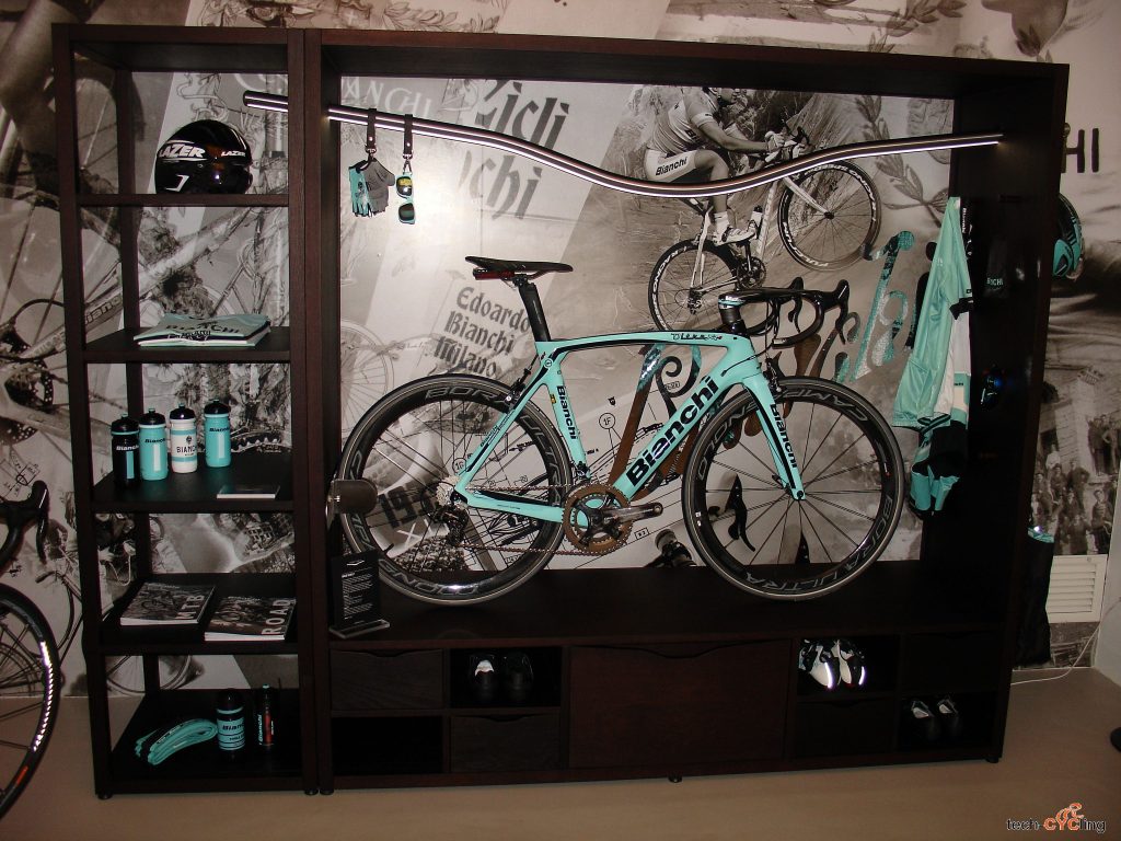 click to enlarge vadolibero_bike_shelf_foto1